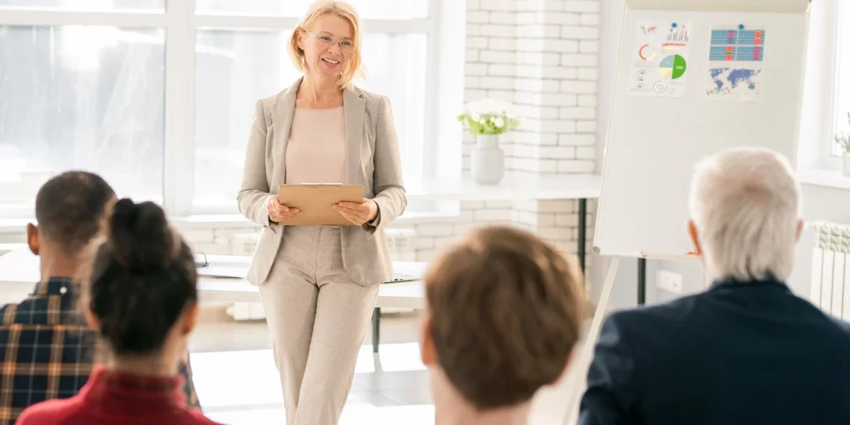 jak-prowadzic-szkolenie-zwroty-po-angielsku szkolenie po angielsku